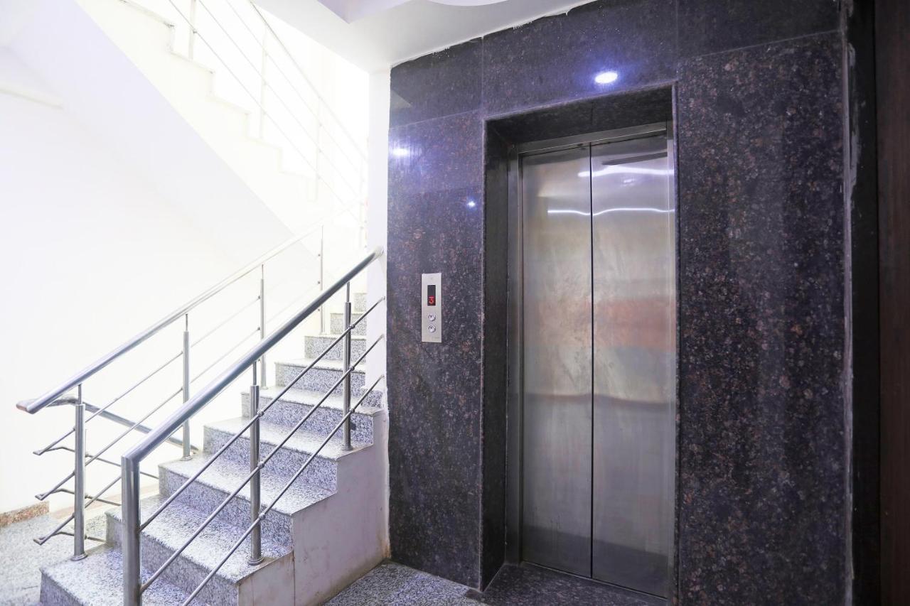 Hotel Rampal Palace Нью-Дели Экстерьер фото